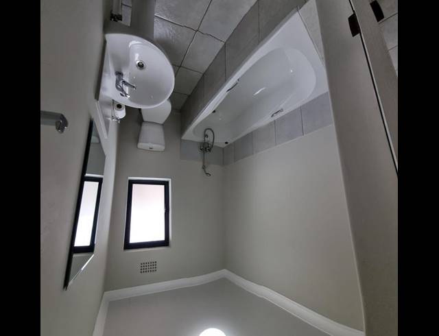 3 BEDROOM TOWNHOUSE FOR SALE IN KENLEAF